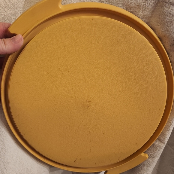 Vintage style Tupperware cake taker - Picture 3 of 7